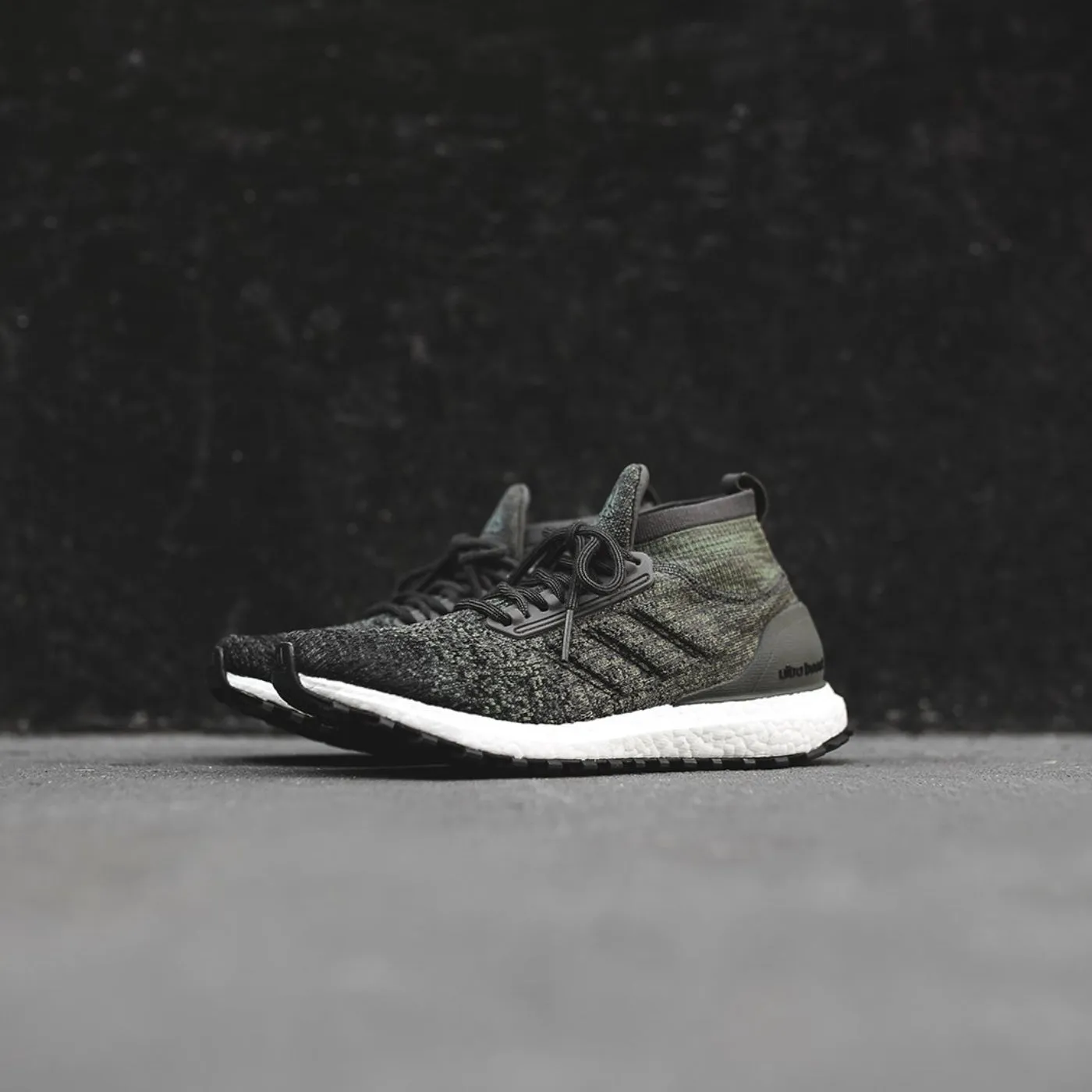 adidas UltraBoost AT - Grey / White