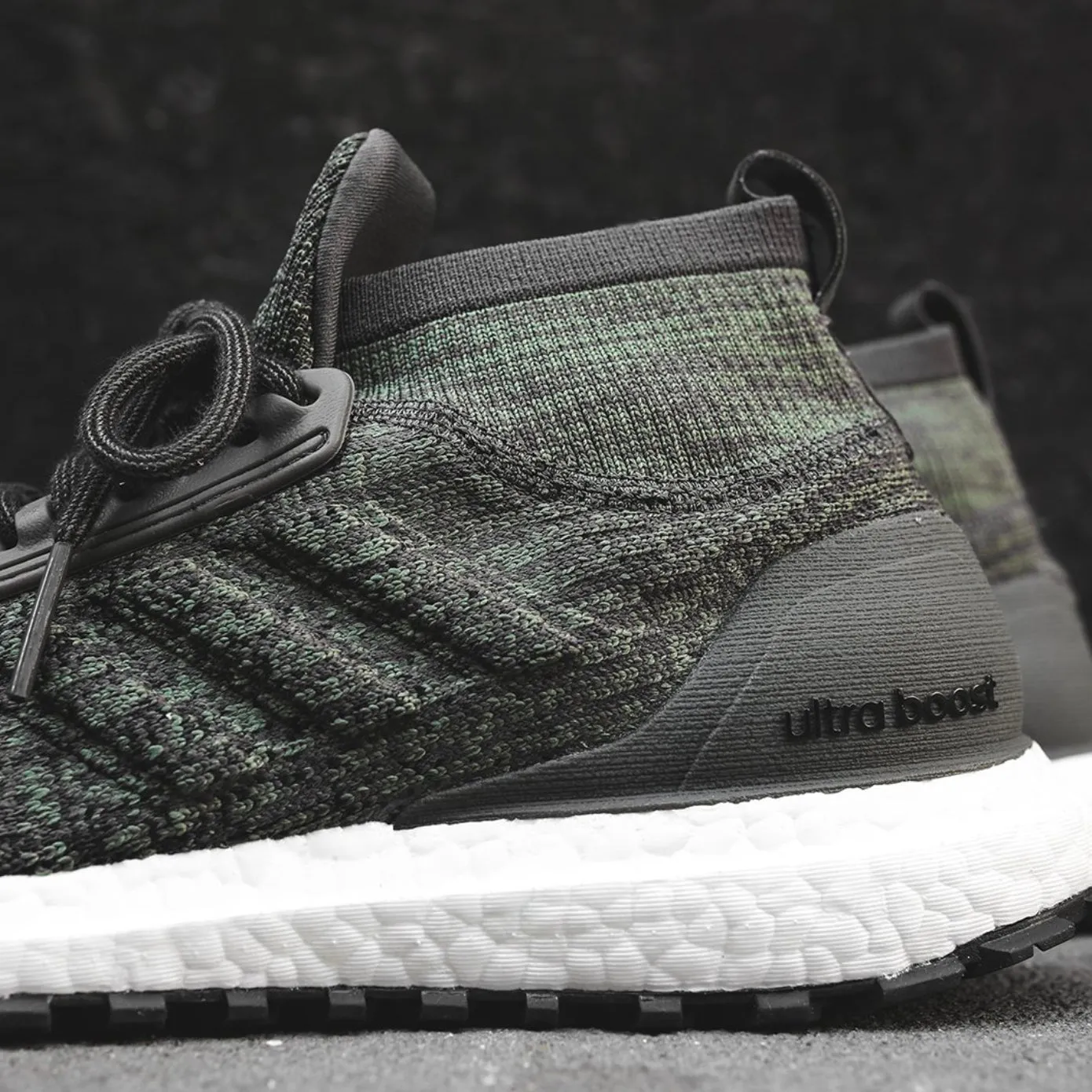 adidas UltraBoost AT - Grey / White