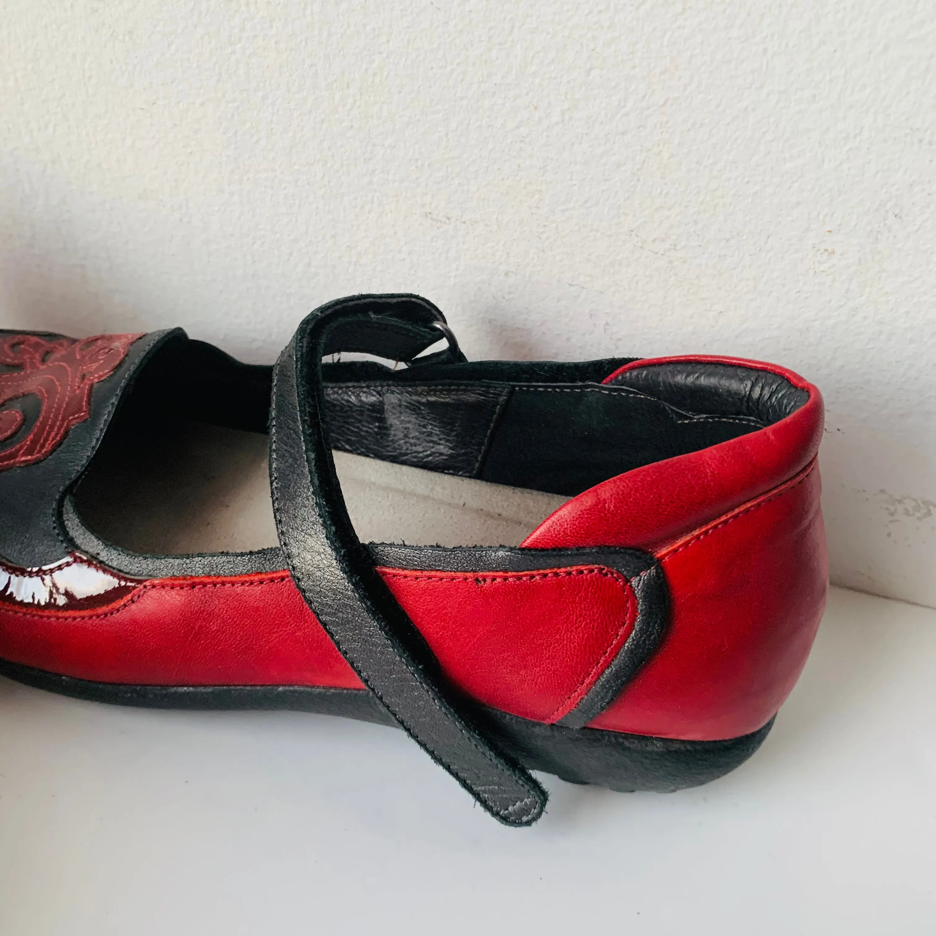 NAOT MOTU Multicolor Leather Patent Mary Jane Women’s Shoe Size 9