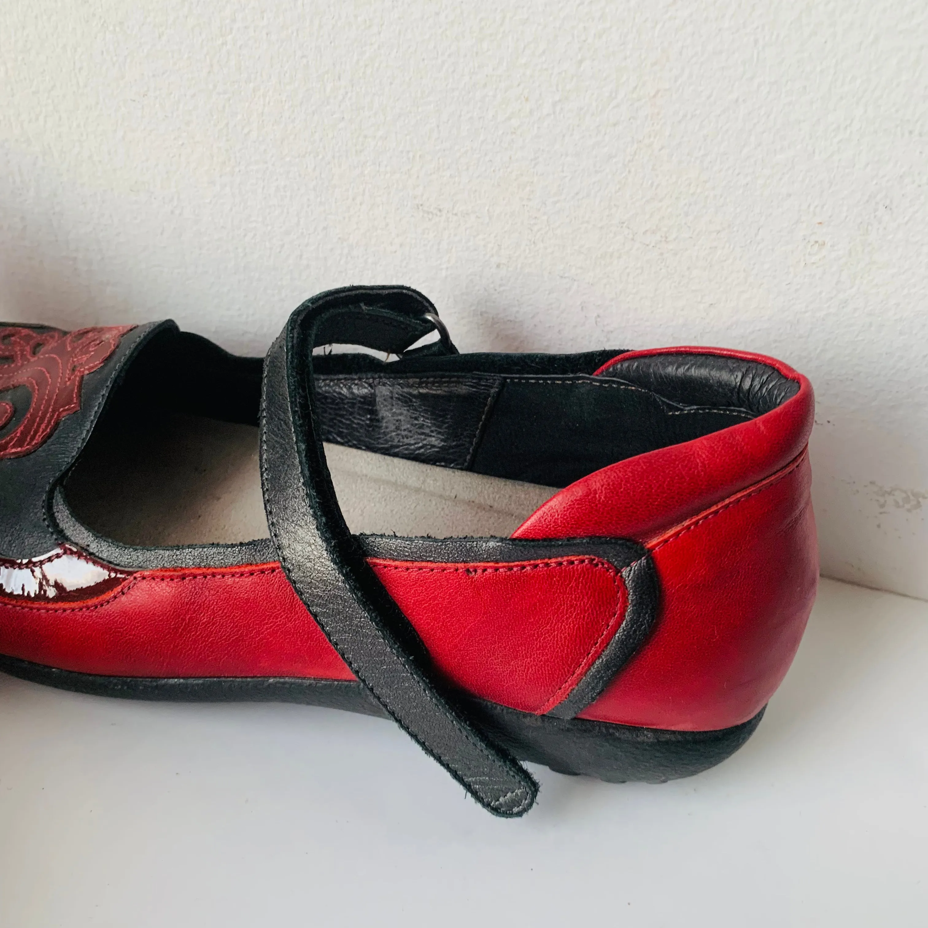 NAOT MOTU Multicolor Leather Patent Mary Jane Women’s Shoe Size 9