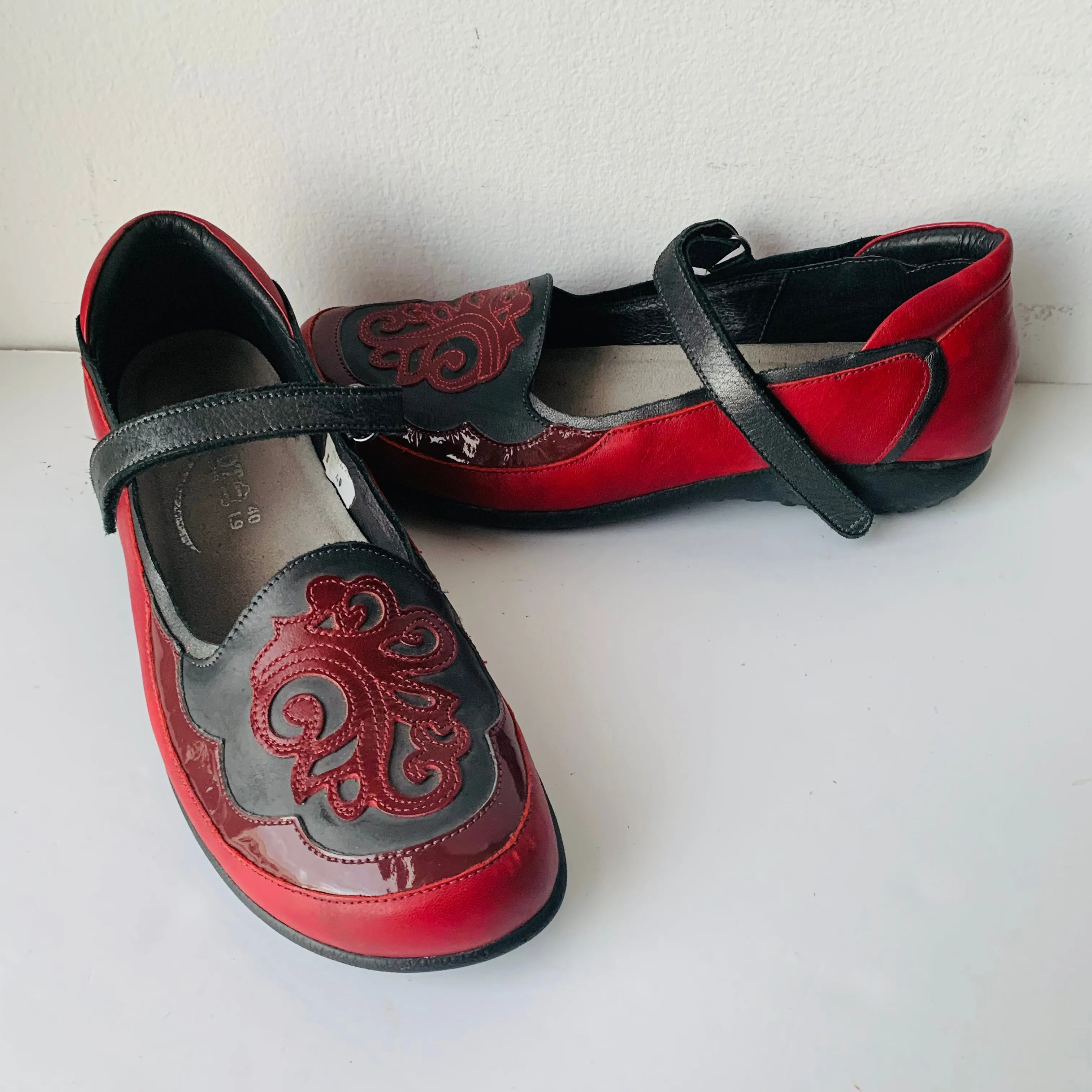 NAOT MOTU Multicolor Leather Patent Mary Jane Women’s Shoe Size 9