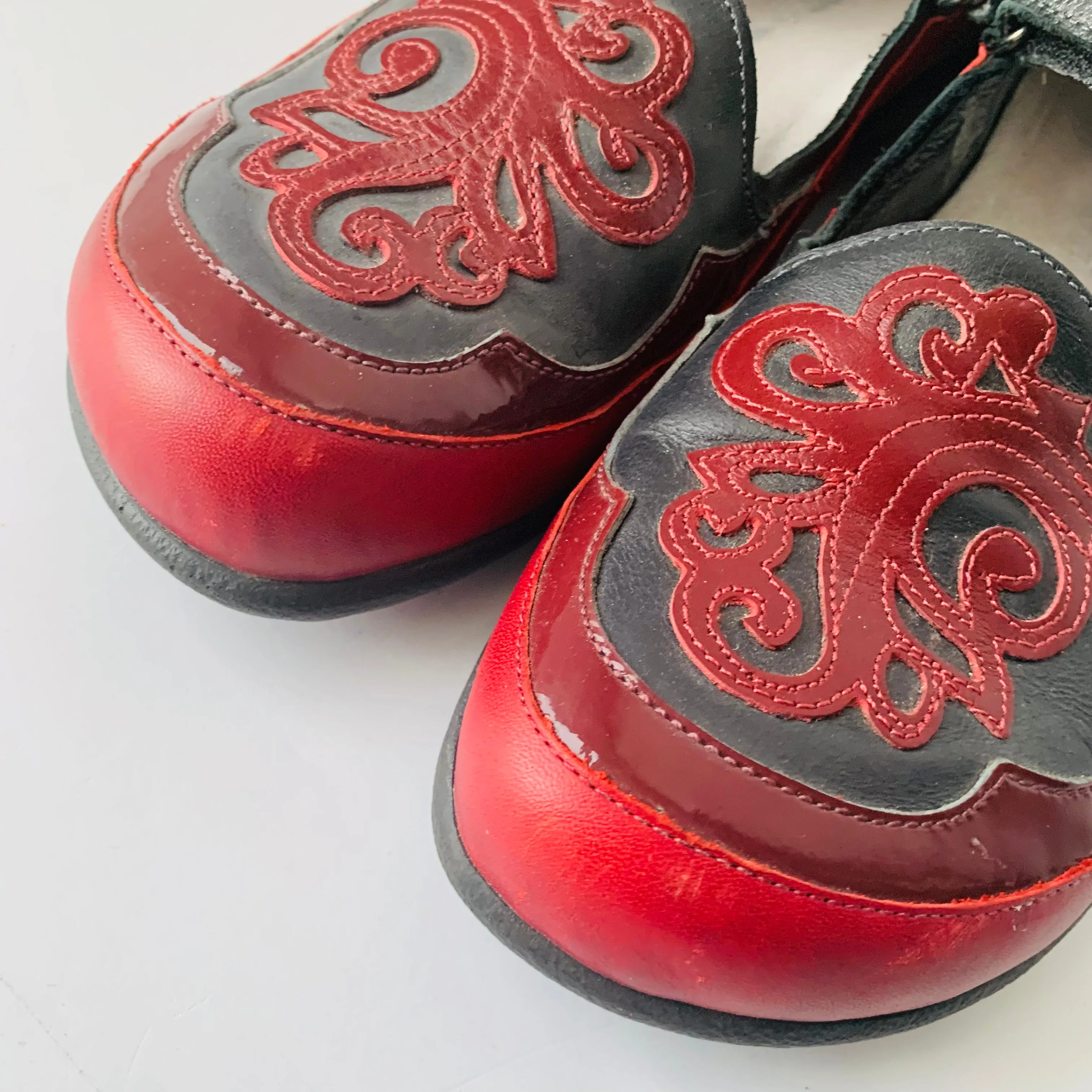 NAOT MOTU Multicolor Leather Patent Mary Jane Women’s Shoe Size 9
