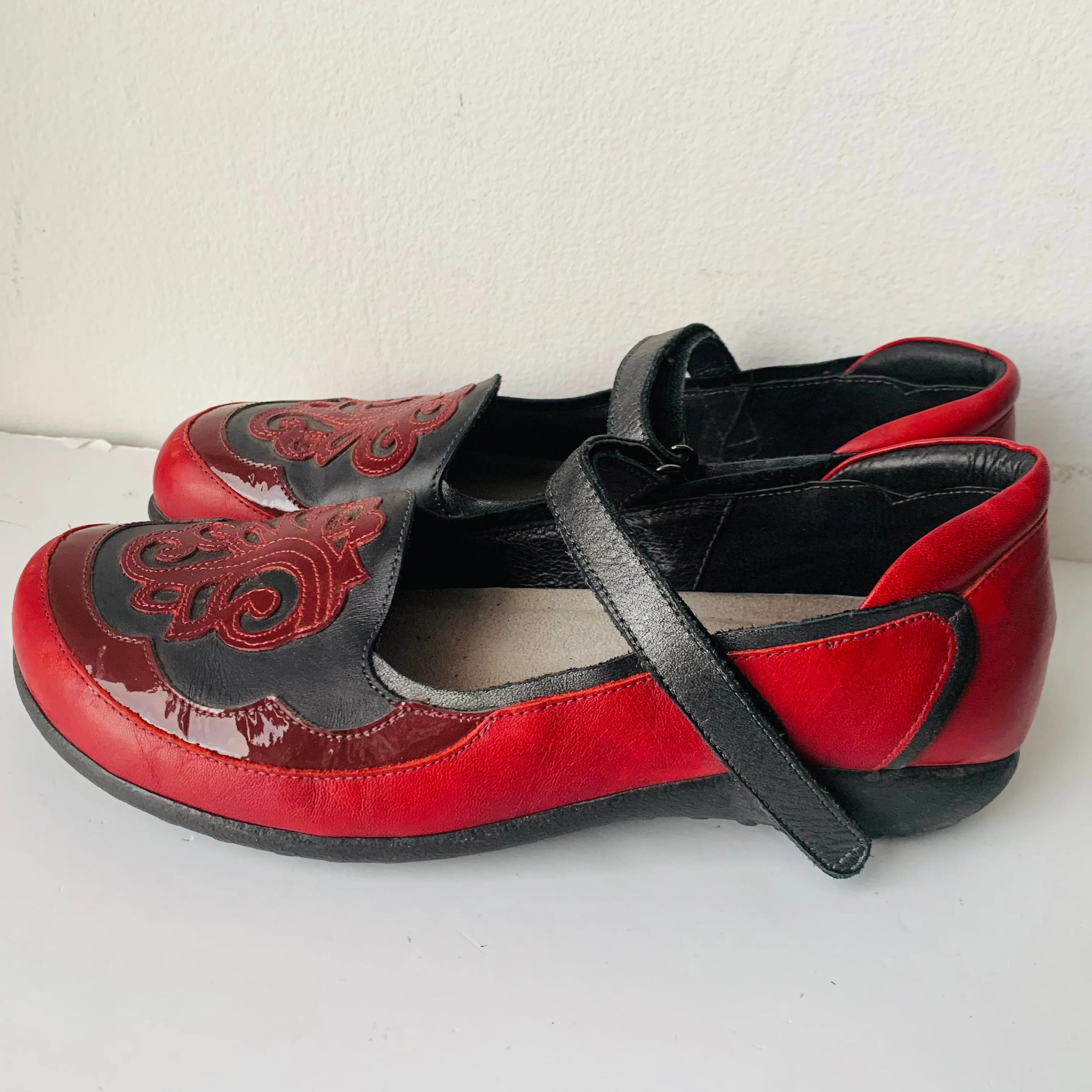 NAOT MOTU Multicolor Leather Patent Mary Jane Women’s Shoe Size 9