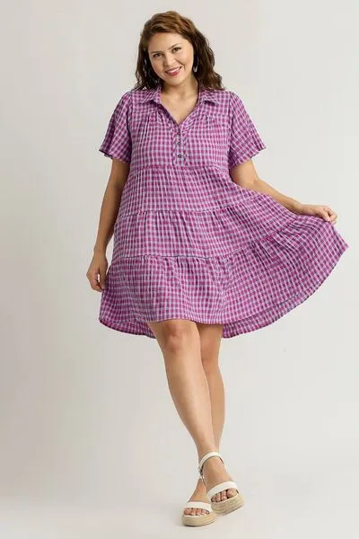 Umgee Gingham Tiered Button Detail Short Sleeve Dress In Violet