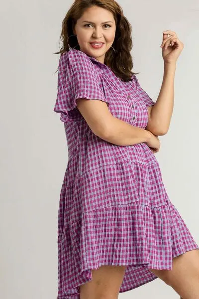 Umgee Gingham Tiered Button Detail Short Sleeve Dress In Violet